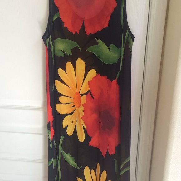 Beautiful Floral Dress In Size: 38 - Picture 9 of 15